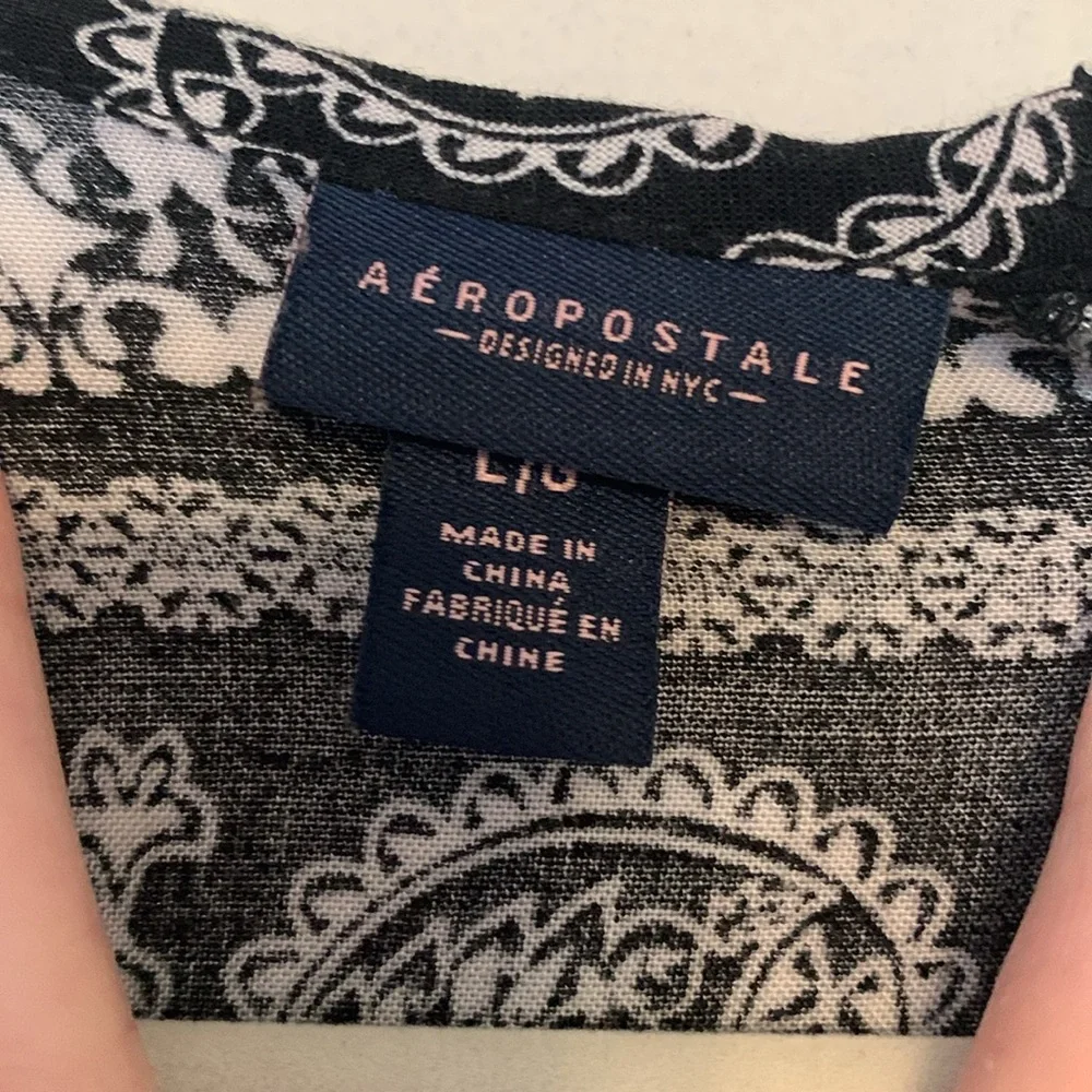 Cute sundress, perfect for a beach trip! - Picture 2 of 3